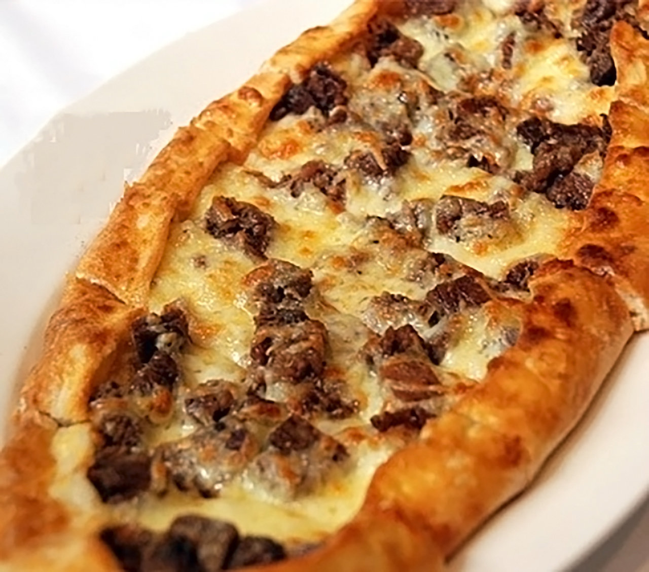 Kavurmalı Kaşarlı Pide