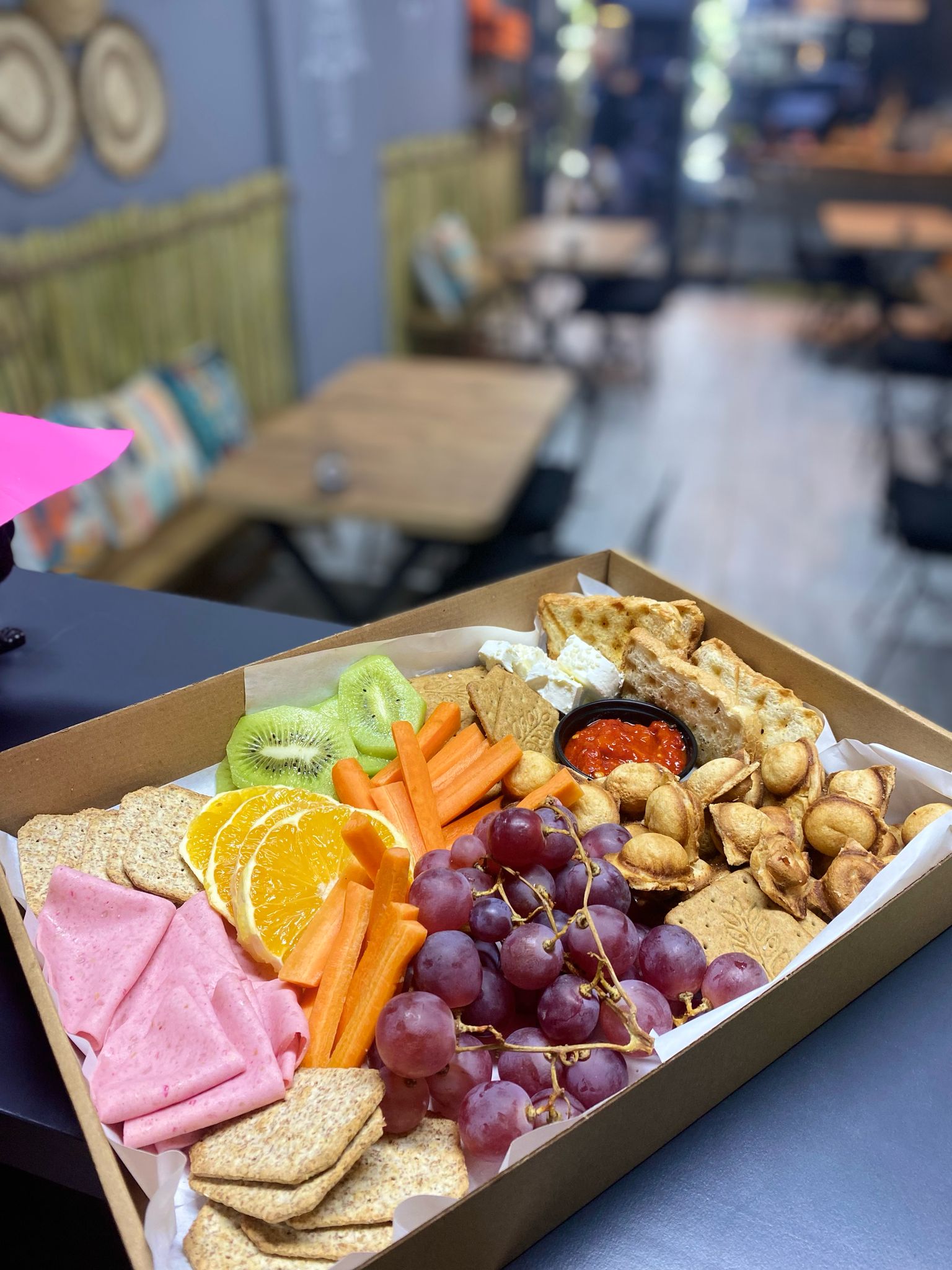 Snack Board Tuzlu Trio Waffle Menü