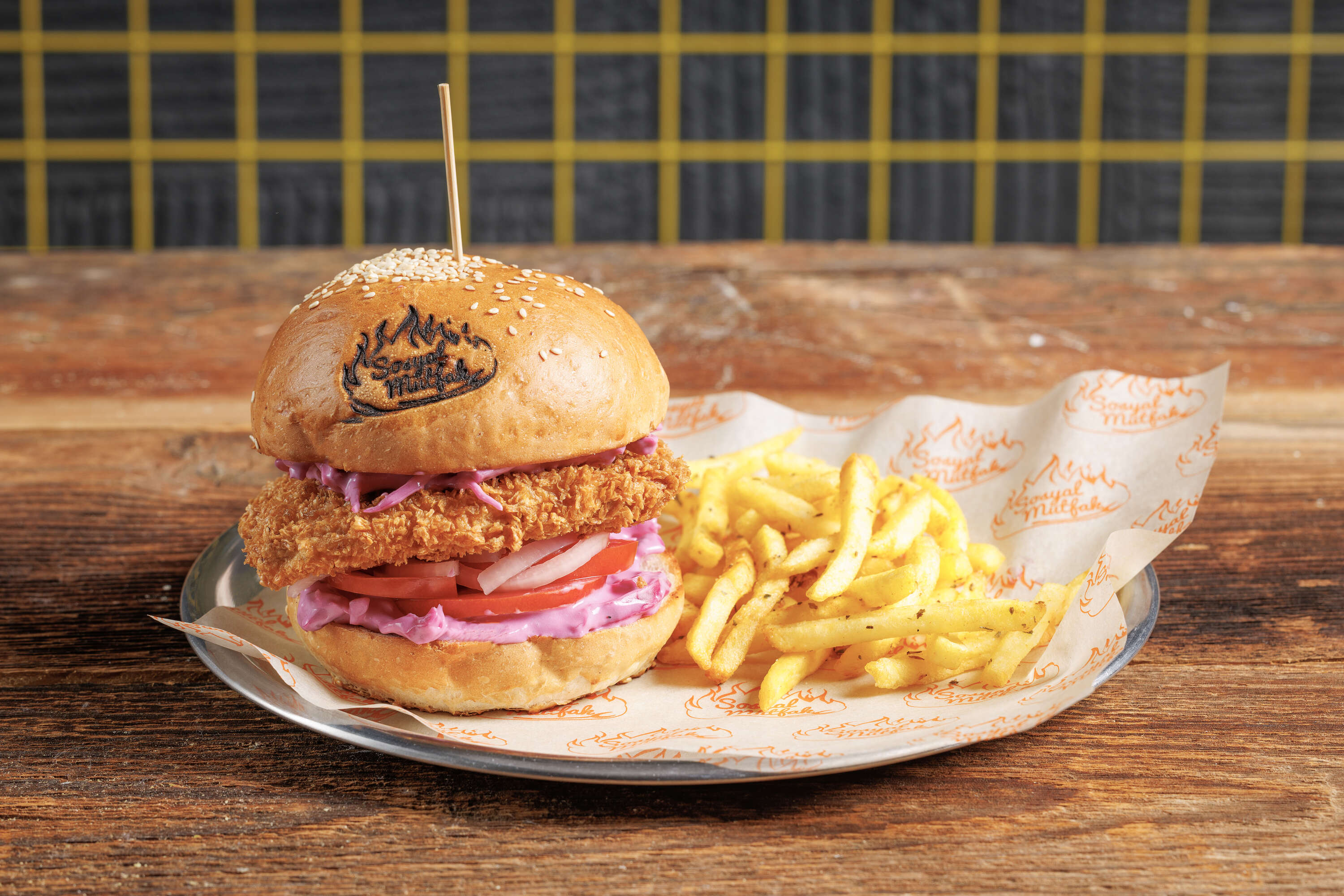 Coleslaw chicken burger