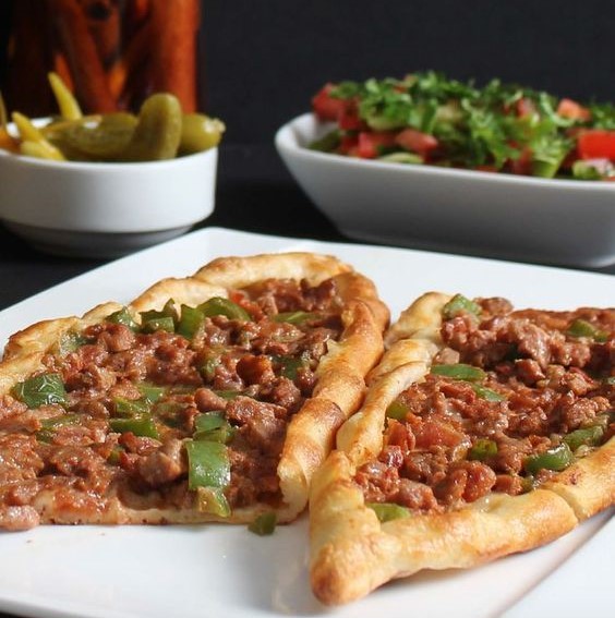 Kuşbaşılı Pide