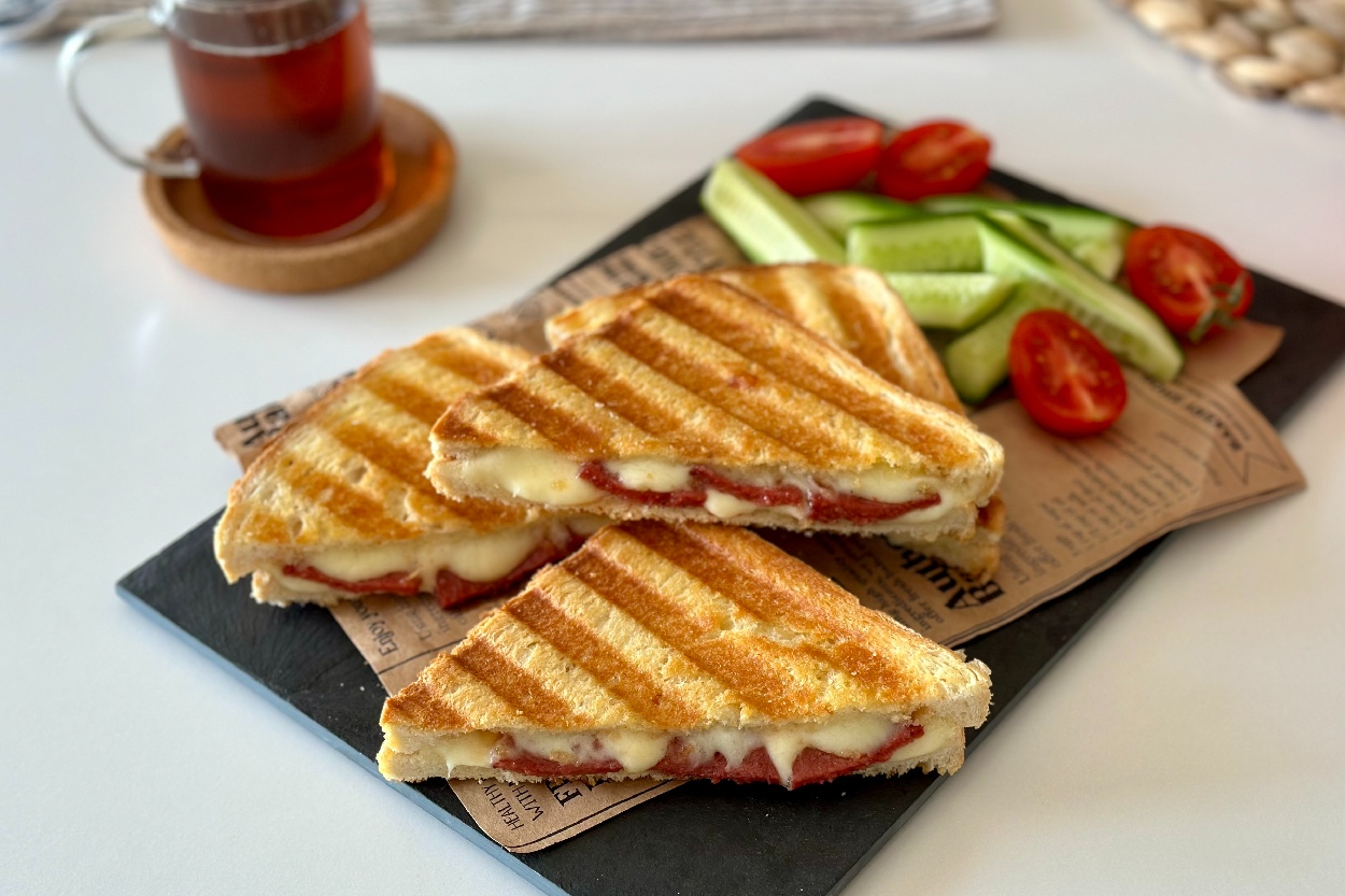  KARIŞIK TOST