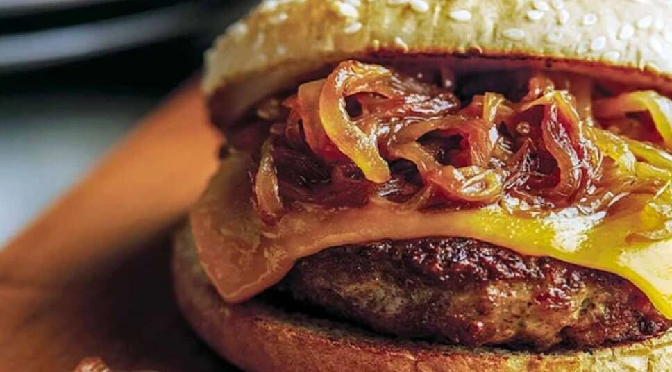 Karamelize Soğanlı Burger