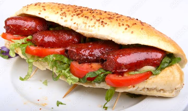 Sucuk ekmek atom