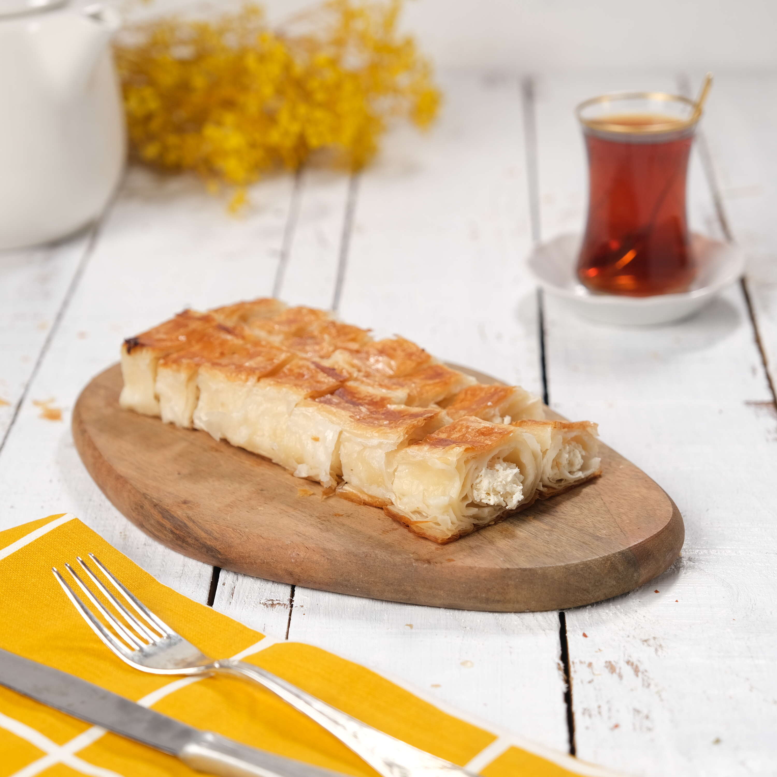 Peynirli Kol Böreği