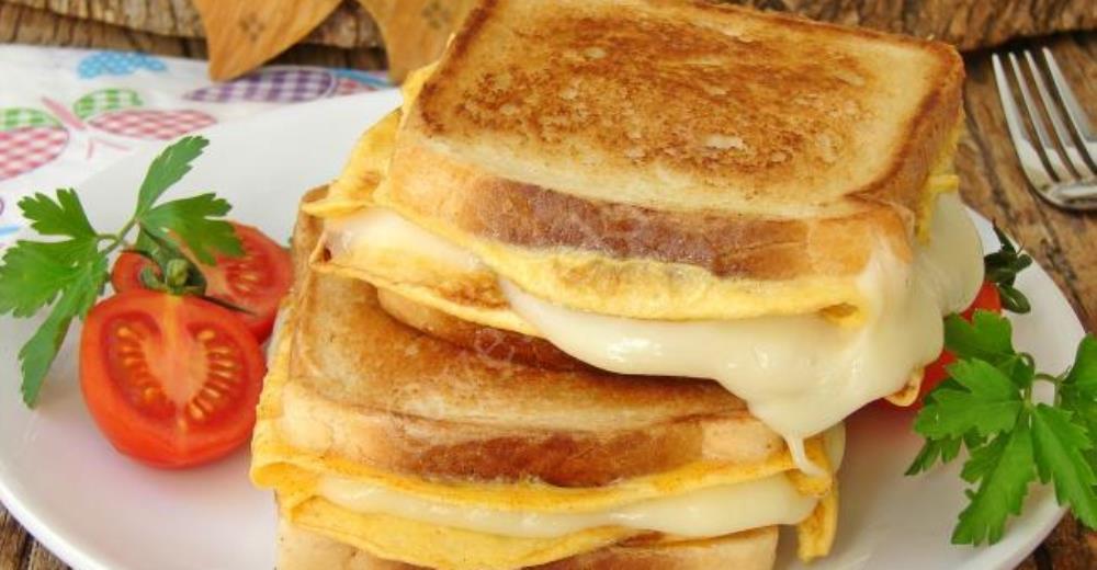 Yumurtalı Kaşarlı Tost