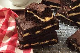 BEYAZ ÇİKOLATALI BROWNİ