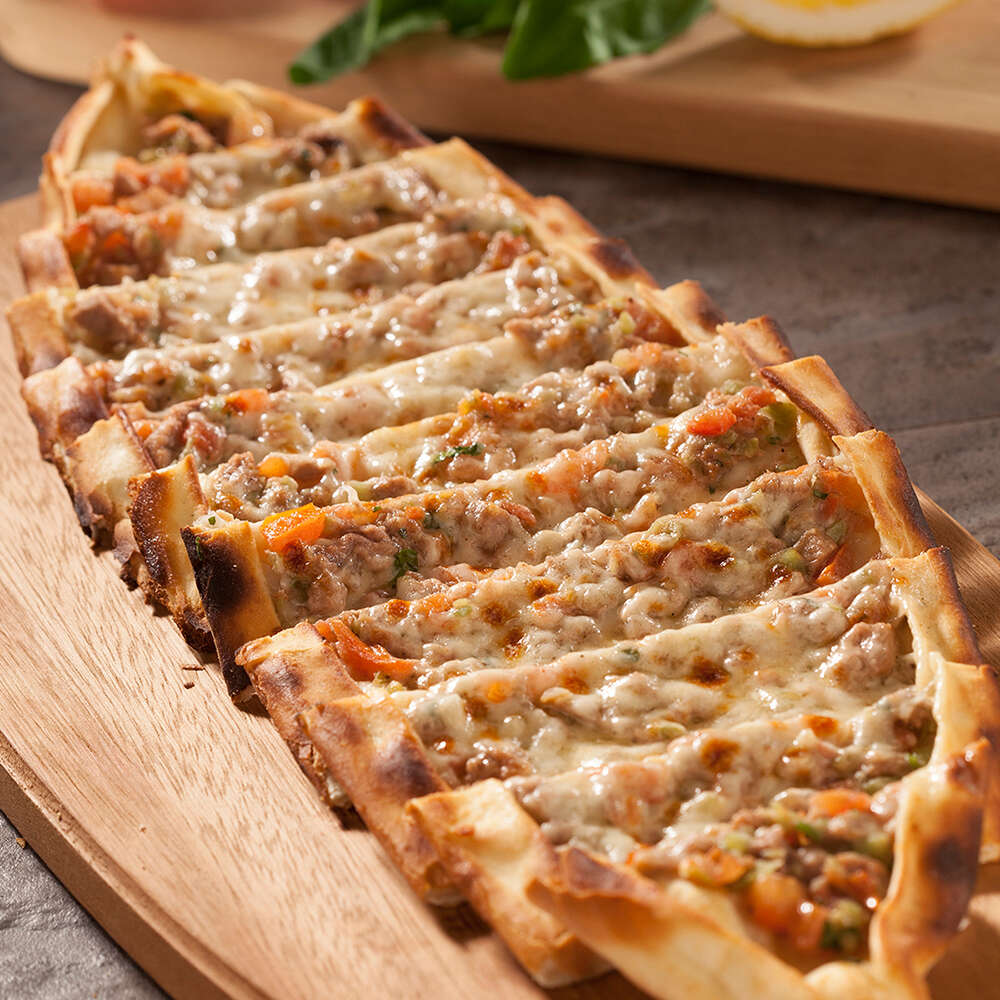 🥩 Kuşbaşılı Kaşarlı Pide
