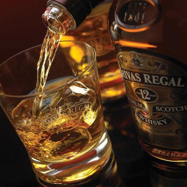 CHIVAS REGAL 12 Y.O DUBLE 8 CL