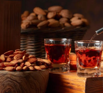 ACIBADEM LİKÖRÜ / ALMOND LIQUEUR 4 CL