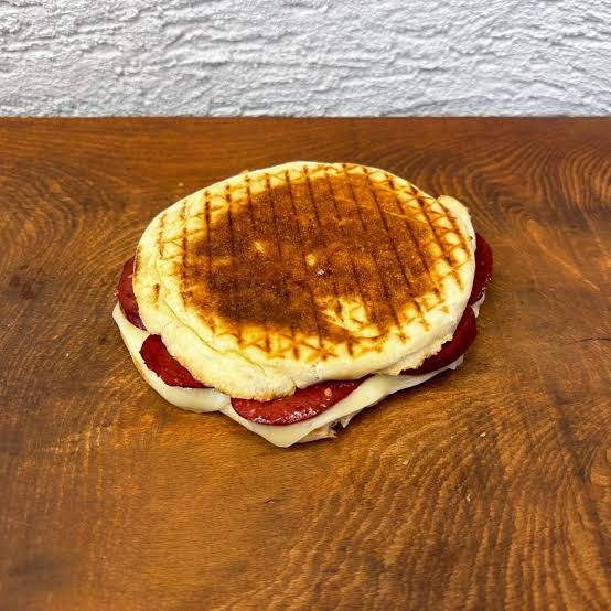 Sucuklu Bazlama Tost