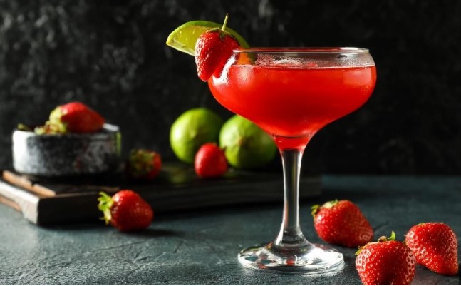 •	STRAWBERRY DAIQURI
