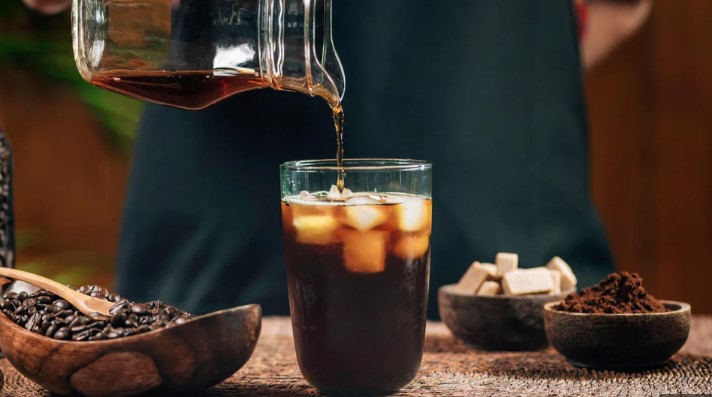 •	ICED AMERICANO