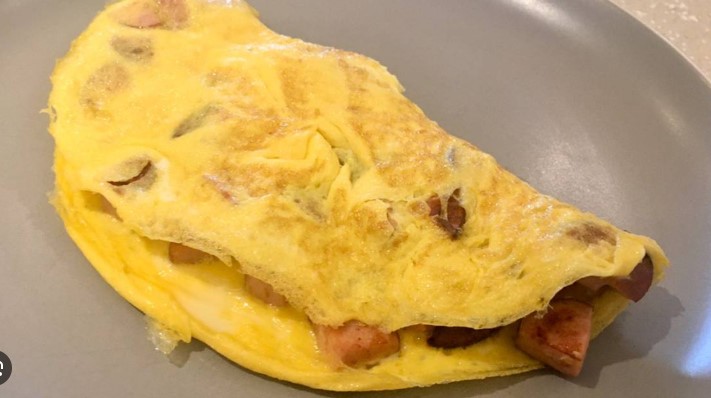 BACON CHEESE OMELETTE