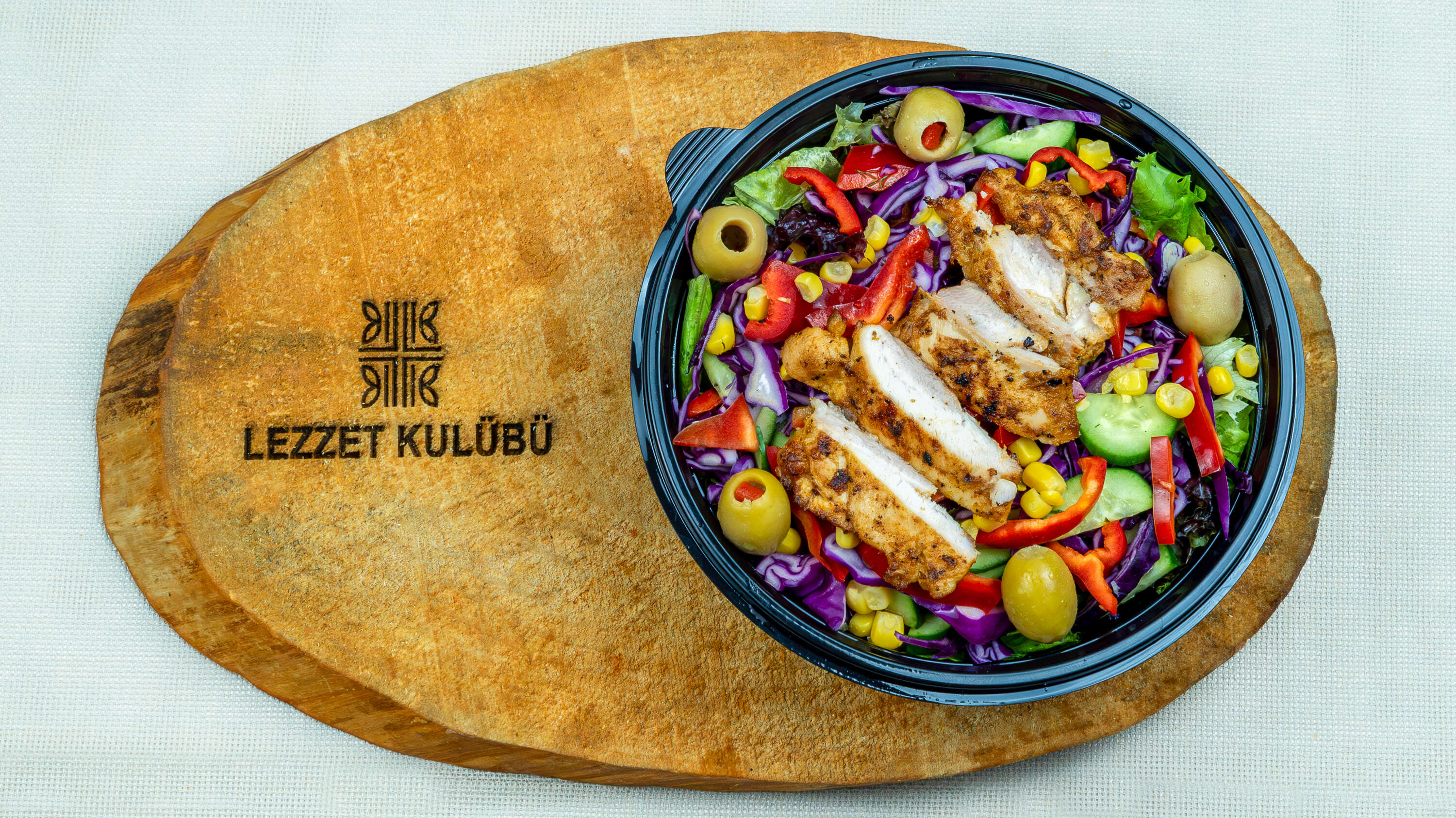 Mevsim Salata ve Izgara Tavuk