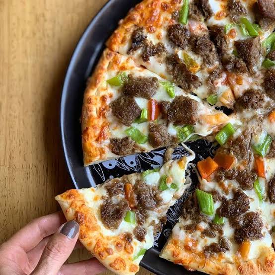 Kavurmalı Pizza
