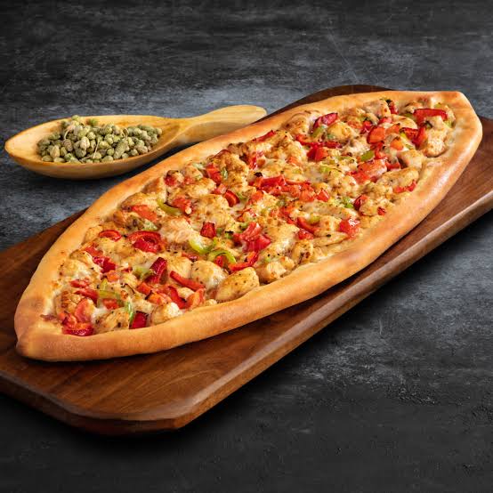 Tavuklu Pide