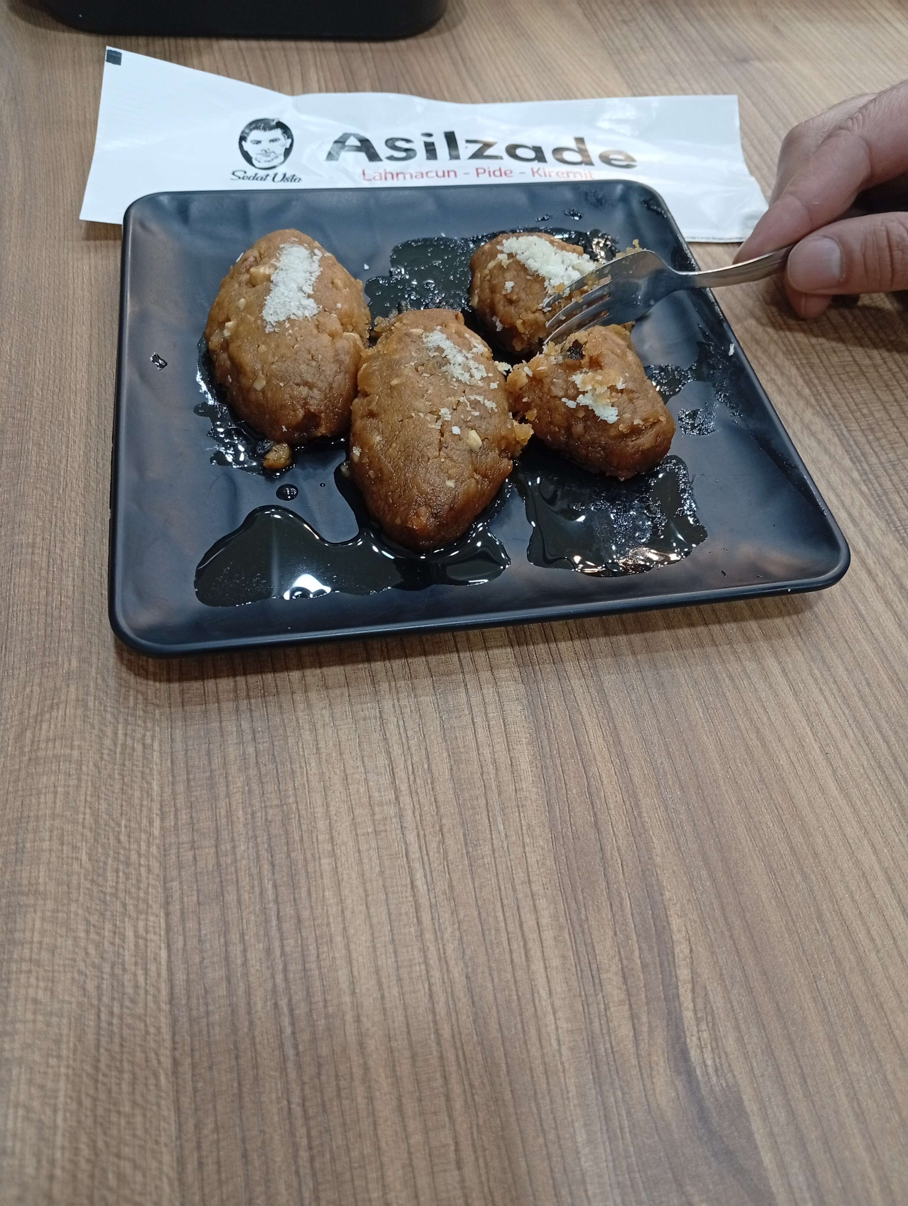 Kaymaklı Şerbetli Asilzade Tatlisi
