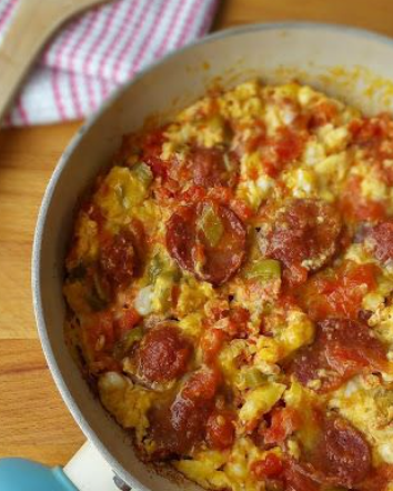 Sucuklu menemen