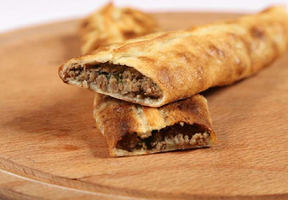 Kıymalı Pide (Kapalı)-Minced Meat Pita (Closed)