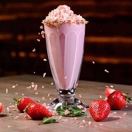 çilekli milkshake