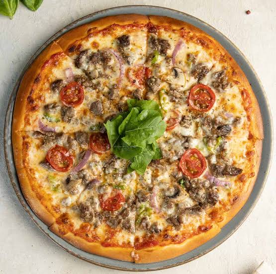 Kavurmalı Pizza 300 TL