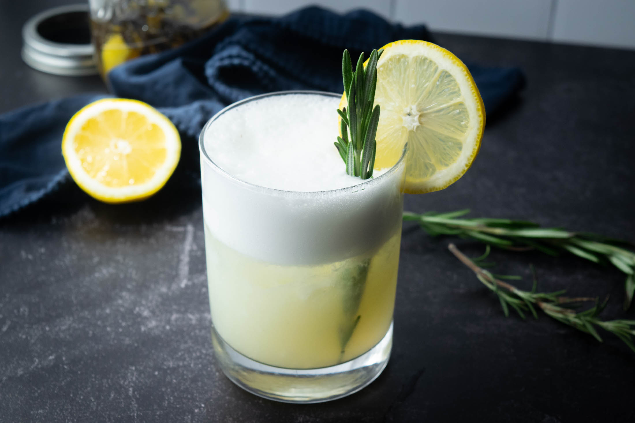 GIN FIZZ