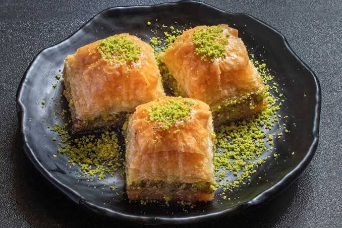 Fıstıklı baklava porsiyonu 
