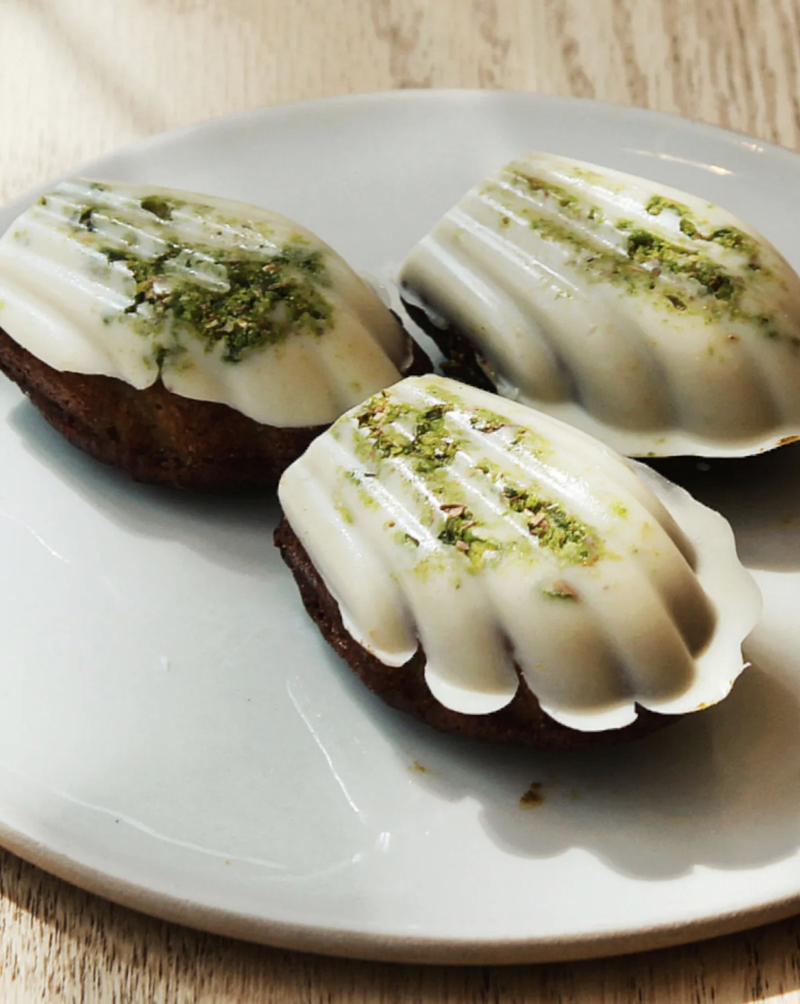 Bayaz Chocolate & Antep Pistachio Madeleine