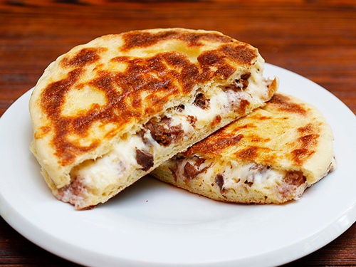 Bazroom Yumurtalı Kavurmalı Tost
