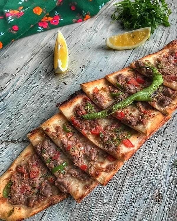 Kıymalı pide