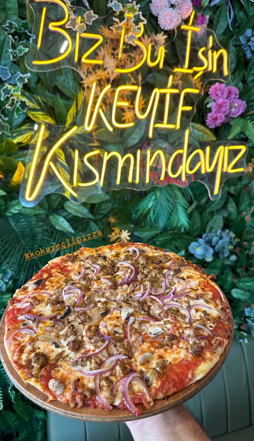 KOKOREÇLİ PİZZA 