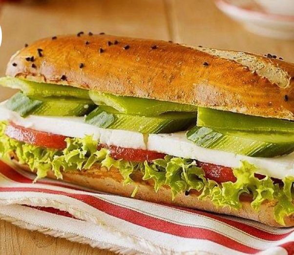 EZİNELİ BEYAZ PEYNİRLİ SOĞUK SANDVİÇ