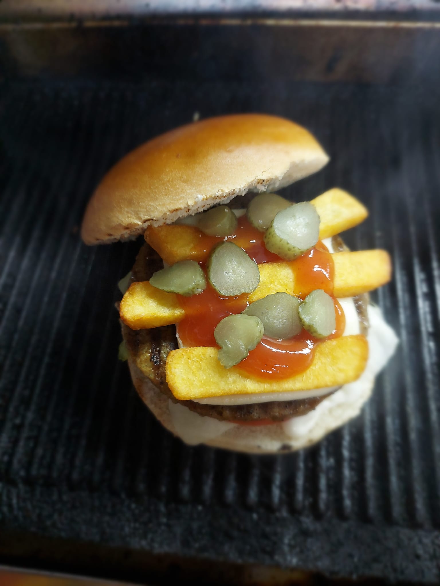 HAMBURGER (küçük) ÇİFT KÖFTE MENÜ+PATATES+AYRAN