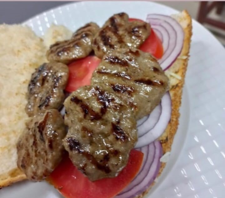 KÖFTE EKMEK (6 lı)