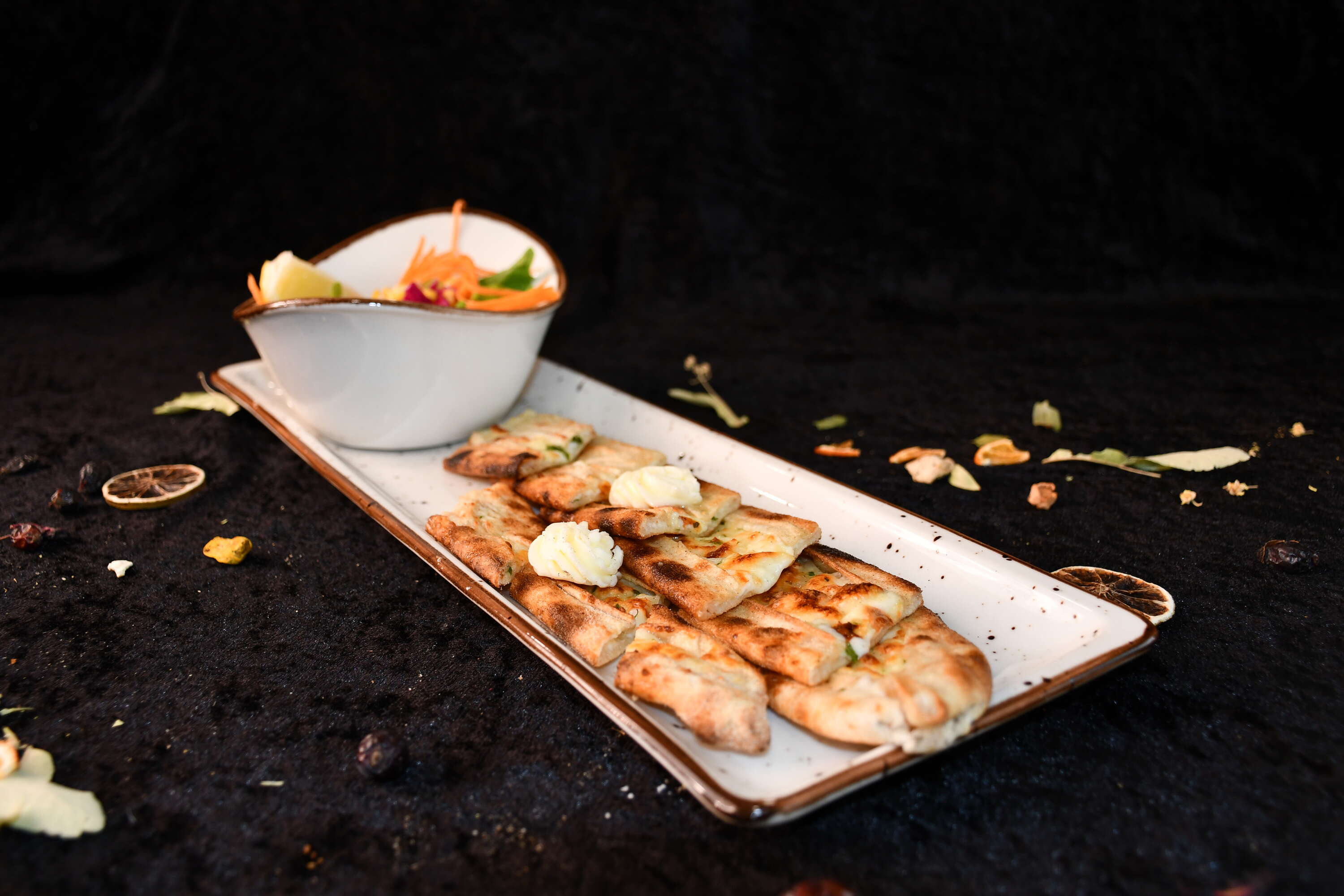 Kaşarlı Pide with Green Salad