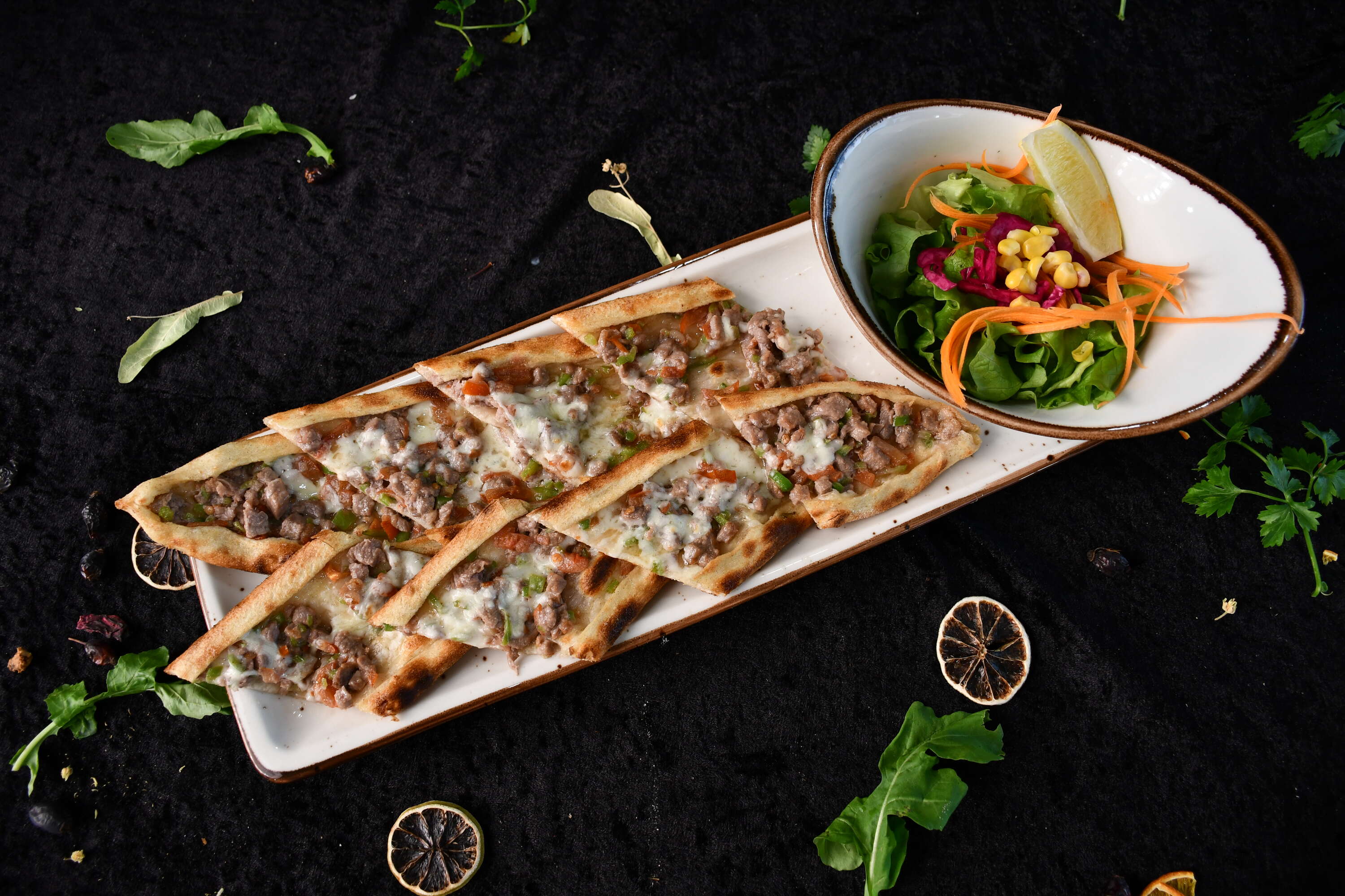 Pide with Diced Meat and Kaşar Cheese (with Green Salad)
