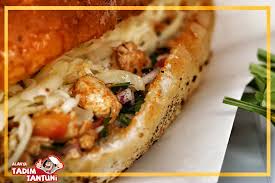 Kaşarlı Tavuk Ekmek