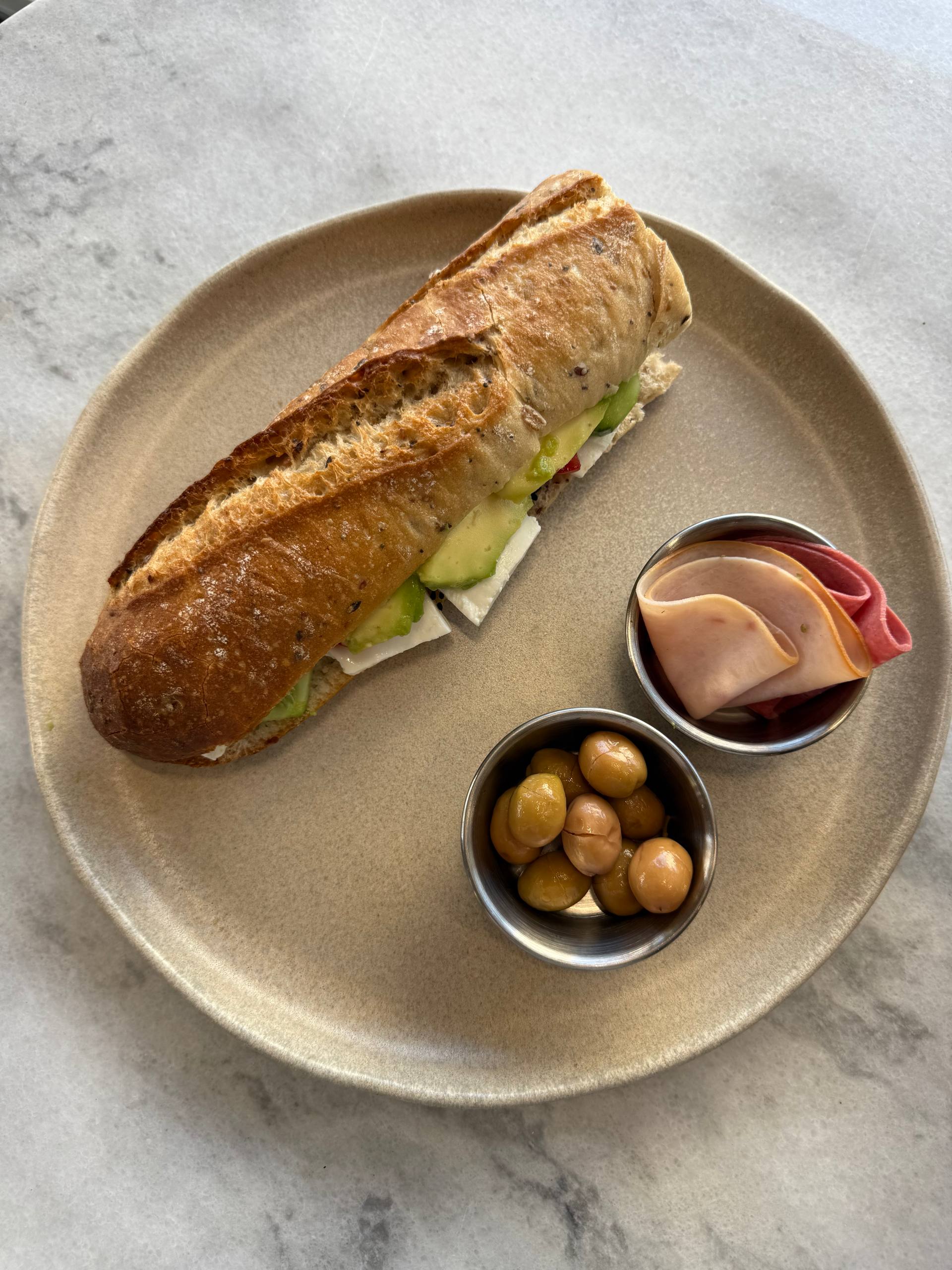 Avakado sandviç 