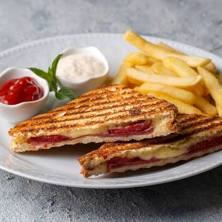 Sucuklu Tost