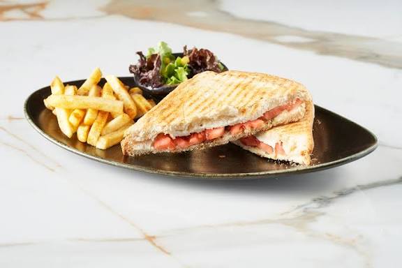 Domatesli Tost