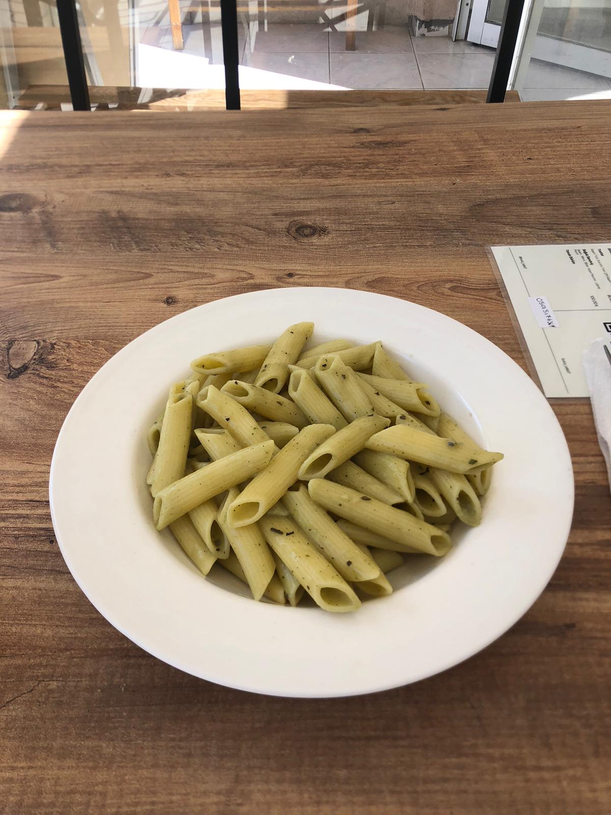İtalyan Usulü Pesto Soslu Fesleğenli Makarna
