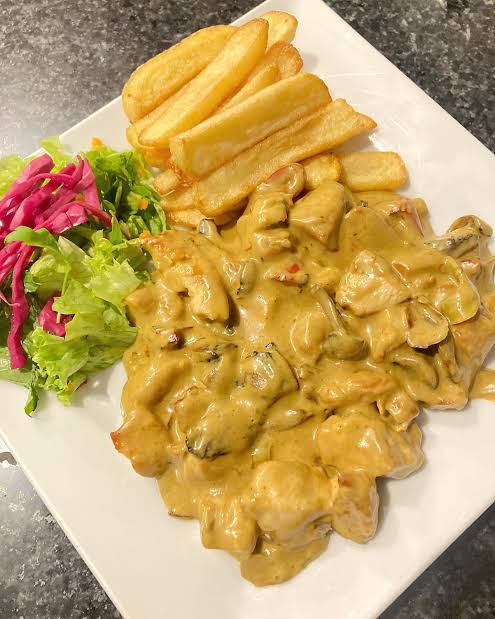 Chicken with curry sauce