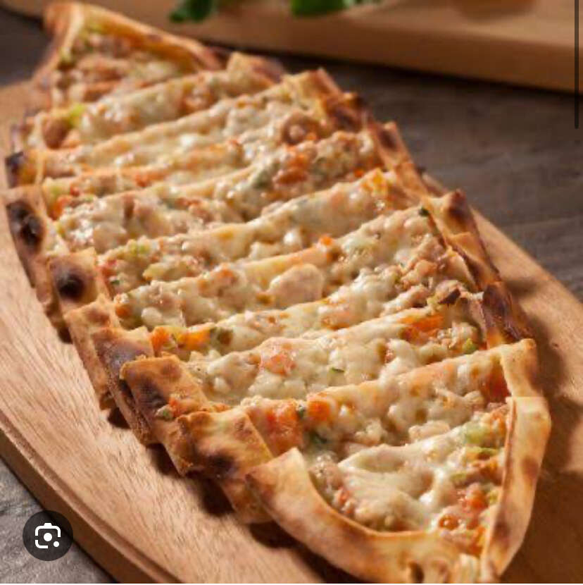 Tavuklu Kaşarlı Pide