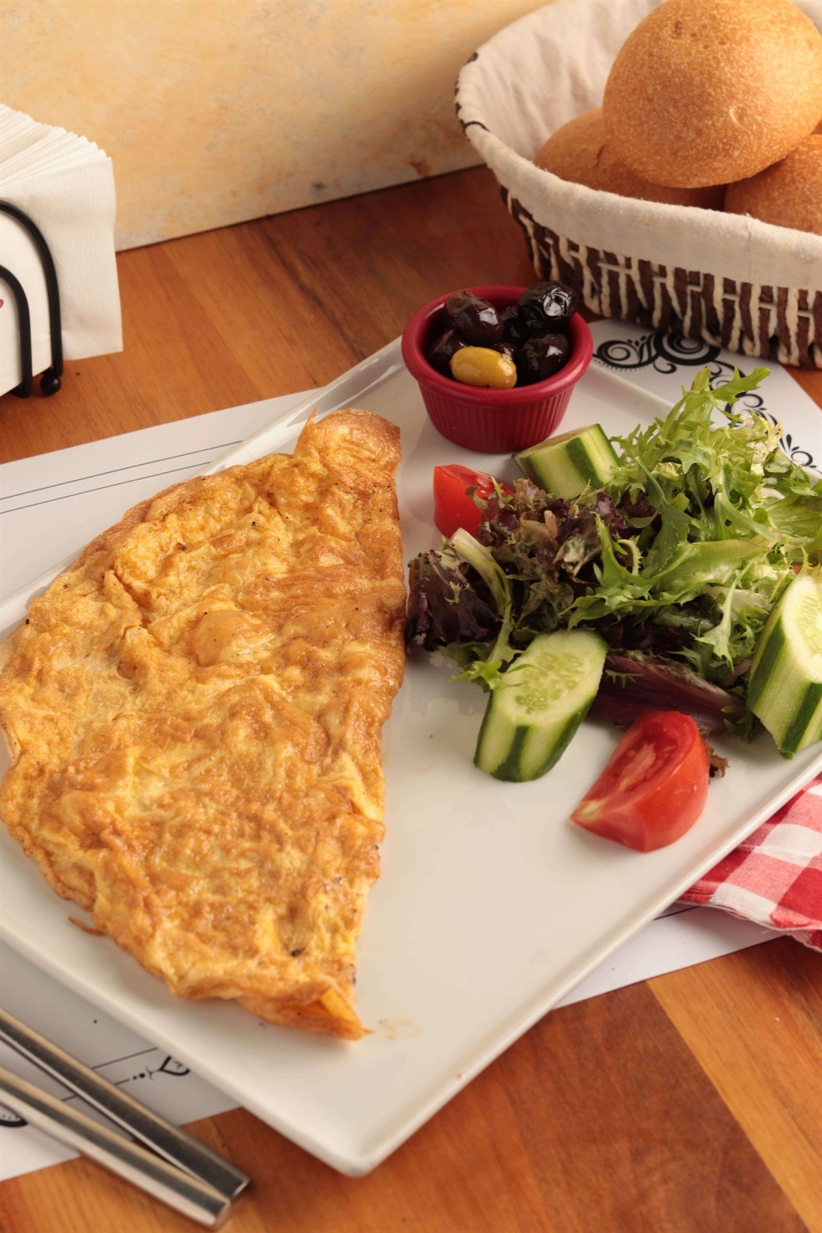 Salamlı Kaşarlı Omlet