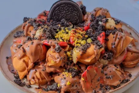 Fransız Usulü Kesme Bubble Waffle Servis