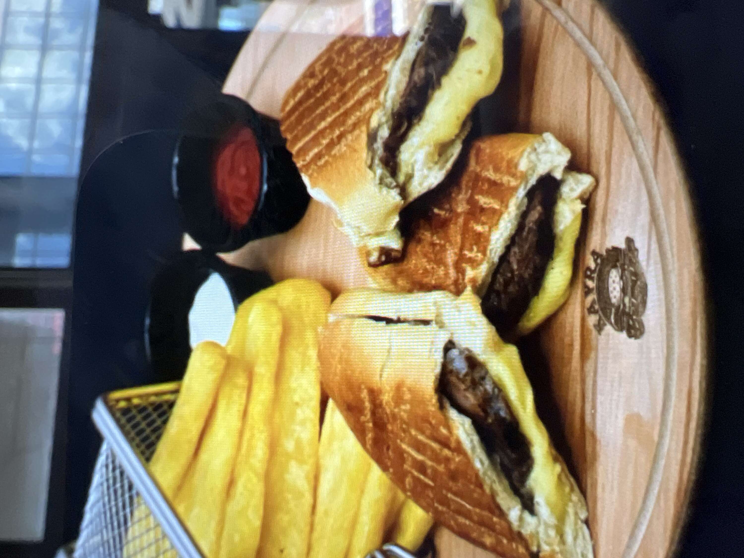 YARIM EKMEK ARASI KAVURMALI KAŞARLI TOST 