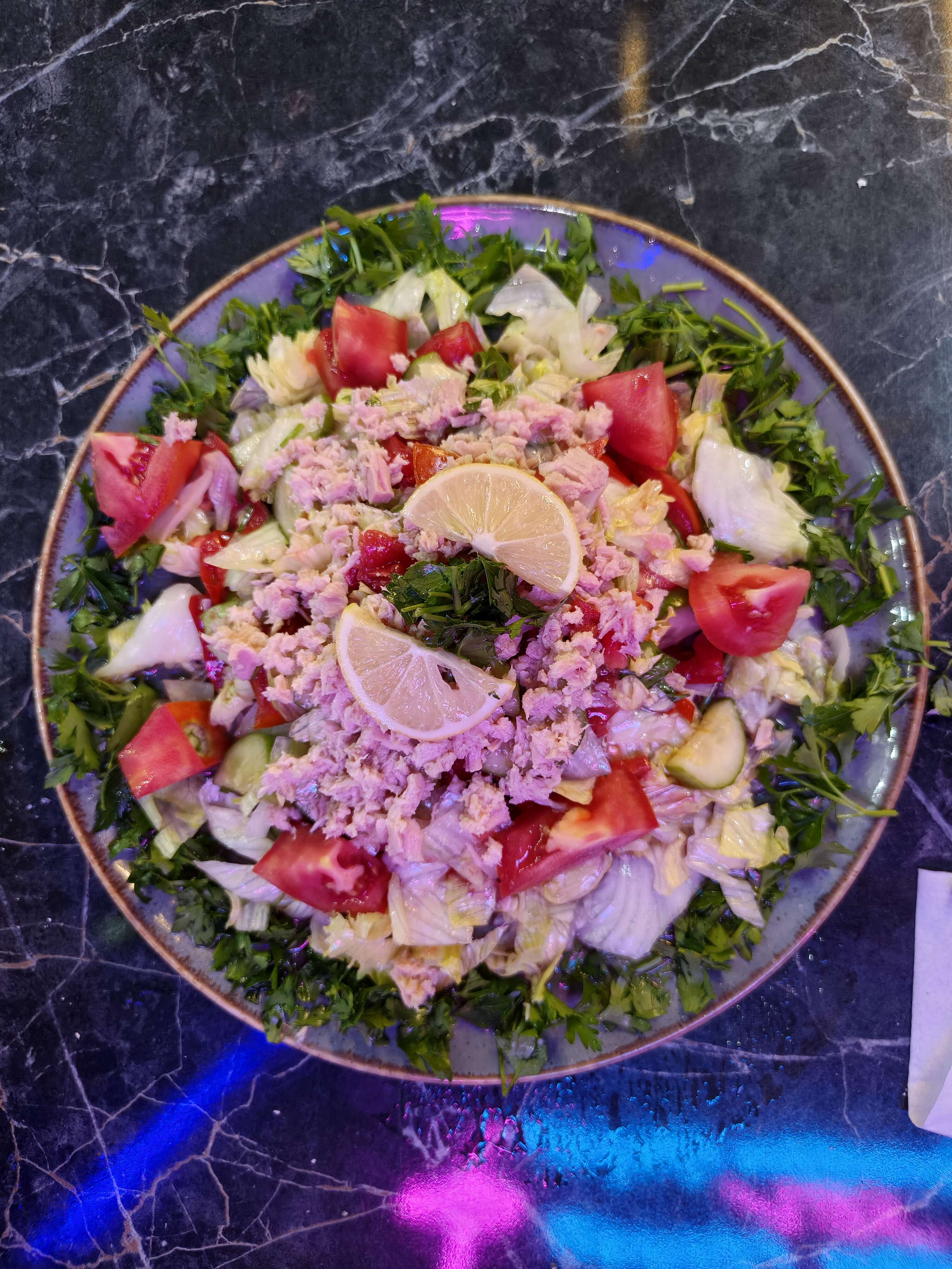 Ton balıklı salata