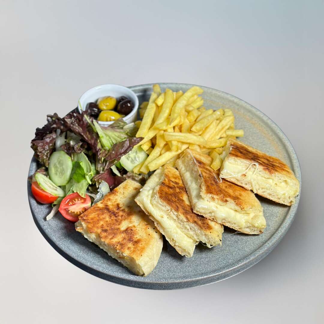 Bazlama with kaşar cheese