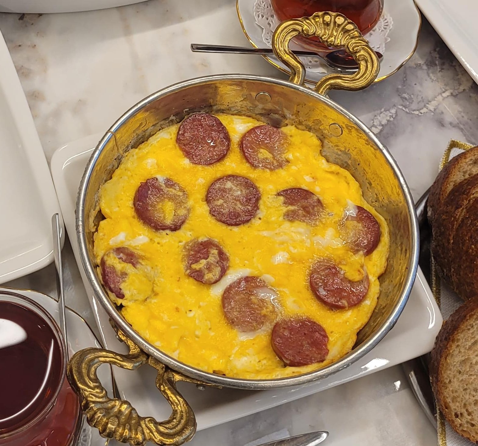 Sucuklu Yumurta