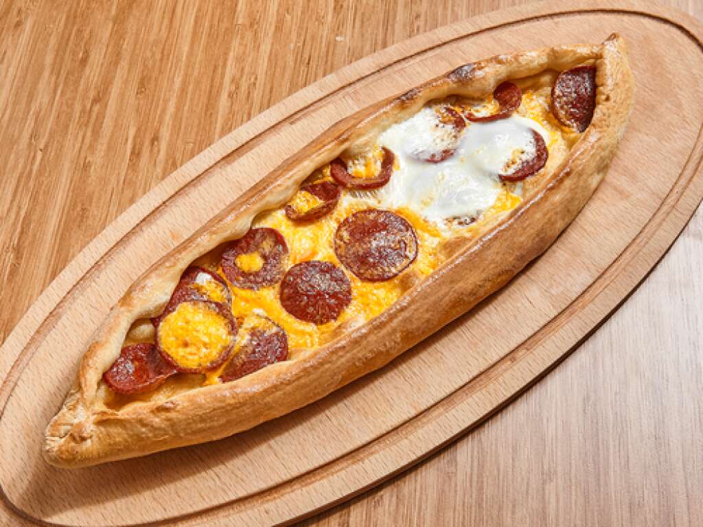 SUCUKLU KAŞARLI YUMURTALI PİDE